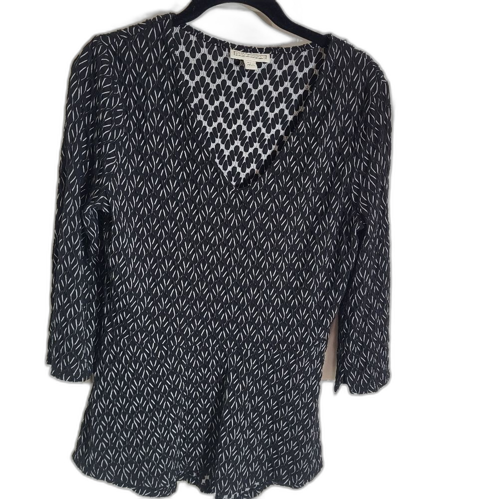 Dana Buchman V-Neck Tunic in Classic Black and White